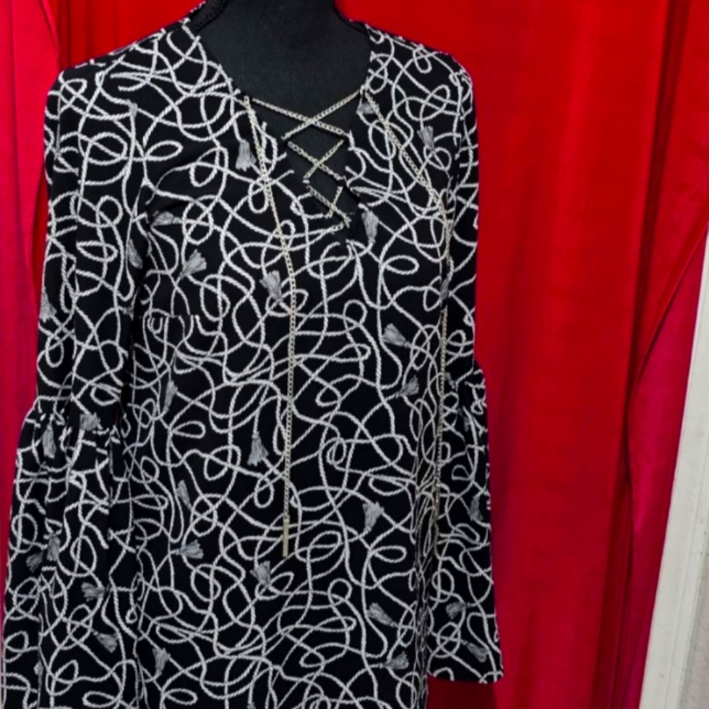 Michael Kors black and white design with chain detail blouse...size xs